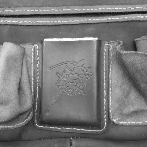 detail kapsy na voskové tabulky z tašvice pána Fridricha z Lulče